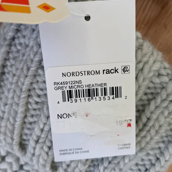 Nordstrom Rack Cuffed Knit Stocking Gray NWT - Picture 2 of 3